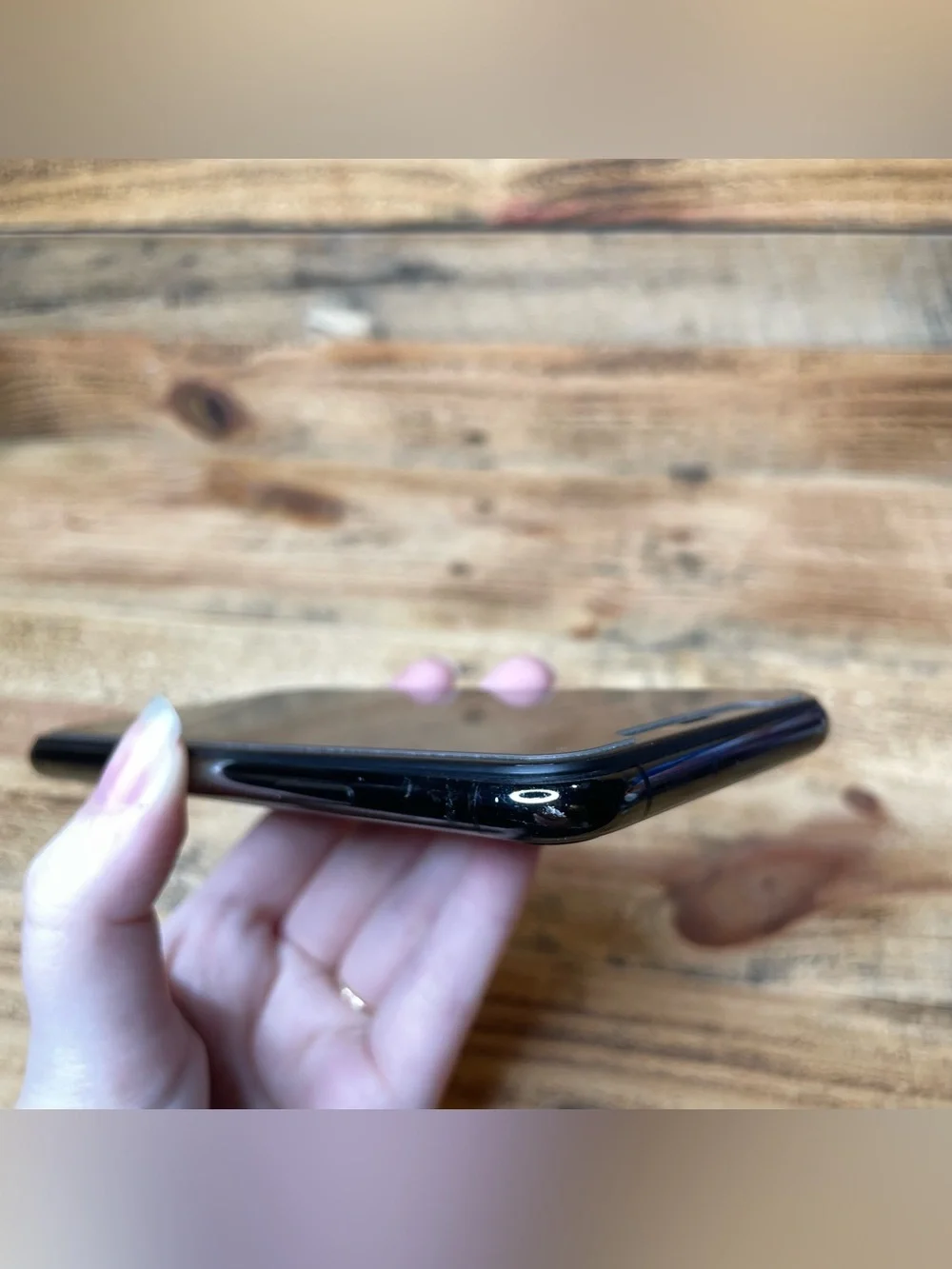 Unlocked Apple iPhone 11 Pro 512GB 18.6.2 MW9L2LL/A (WATER DAMAGE READ)
